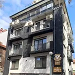 Spacious Sunny Flat With 2 Bedrooms In The Heart Of * 플로브디프