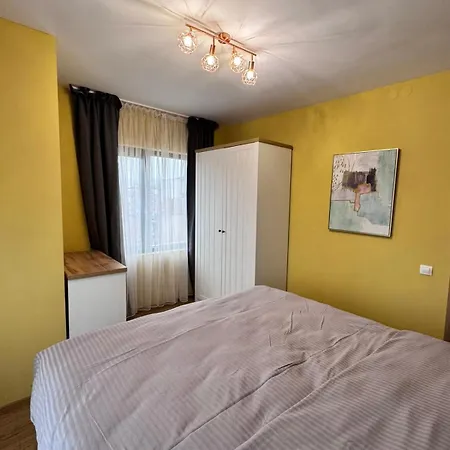 Spacious Sunny Flat With 2 Bedrooms In The Heart Of 플로브디프