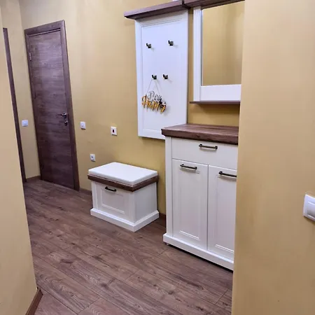 Spacious Sunny Flat With 2 Bedrooms In The Heart Of Lejlighed