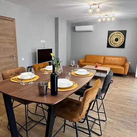Spacious Sunny Flat With 2 Bedrooms In The Heart Of Lejlighed *